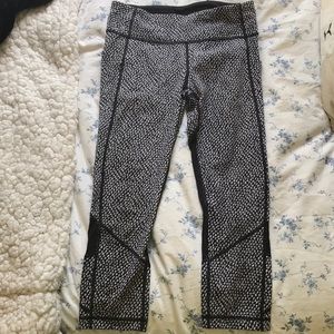 Lululemon size 6 athletic pants (cropped)